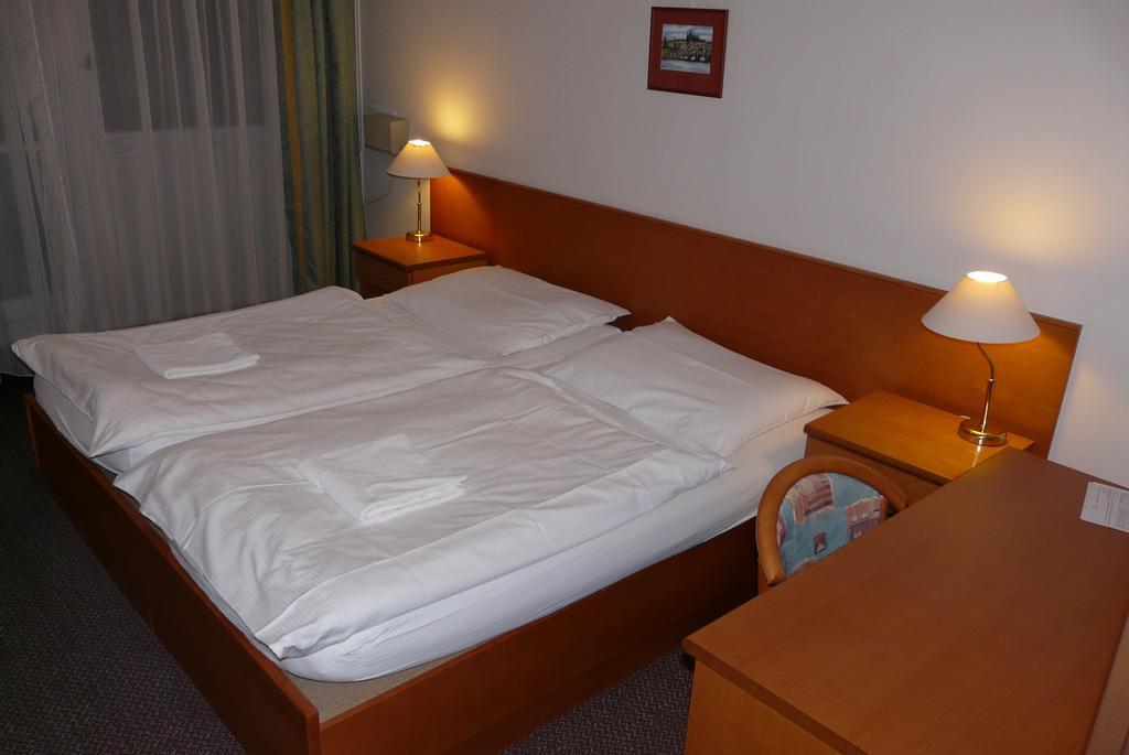 Cmc Residence & Conference Inn Čelákovice الغرفة الصورة